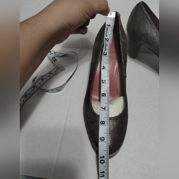 Andre Assous Metallic Heels - Picture 5 of 7